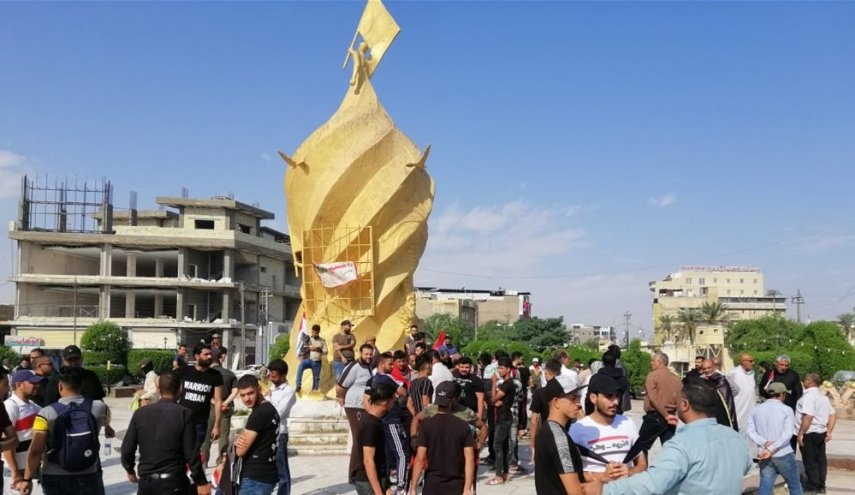 العشرات يتظاهرون في كربلاء المقدسة للمطالبة باصلاحات