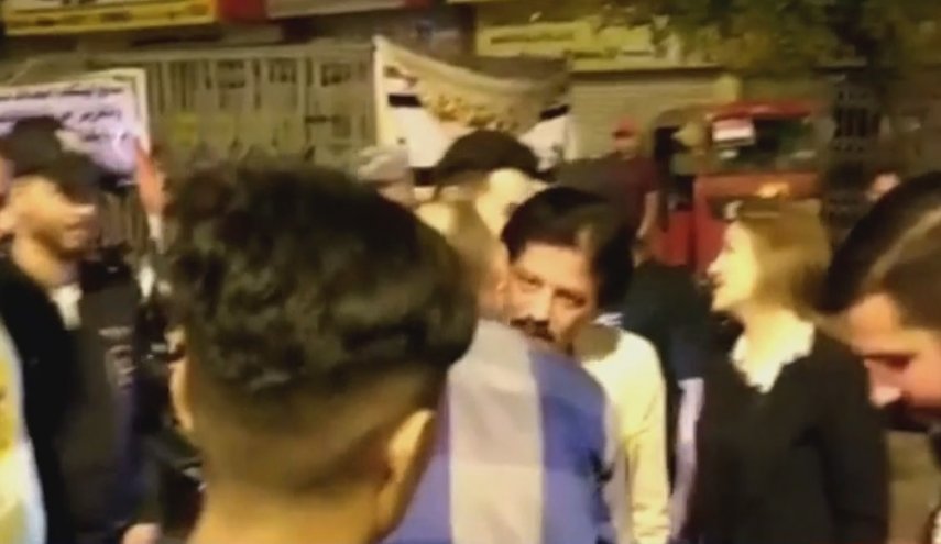 فنانون عراقيون من ساحة التحرير يؤكدون سلمية التظاهرات
