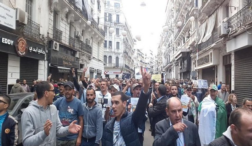 استمرار الحراك الشعبي في الجزائر 