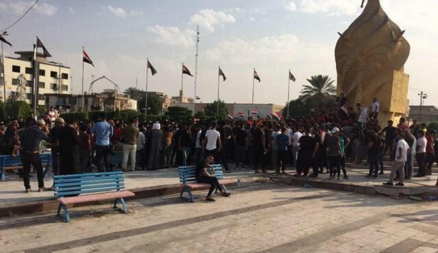 متظاهرون ينصبون خيم الاعتصام وسط كربلاء، شاهد الصور