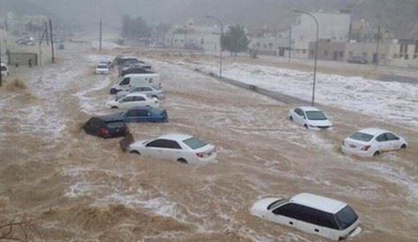 مصرع سبعة أشخاص في سيول السعودية
