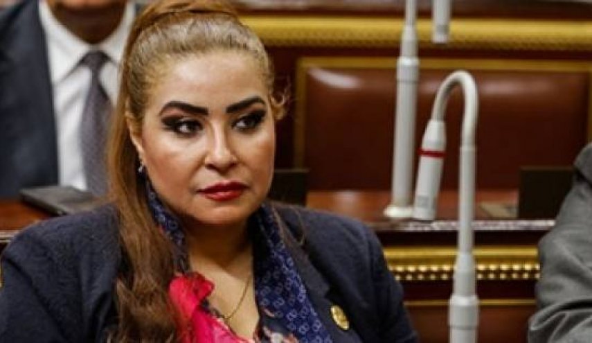 مصر.. غرامة مالية لمن يرتدي زيا غير محتشم 