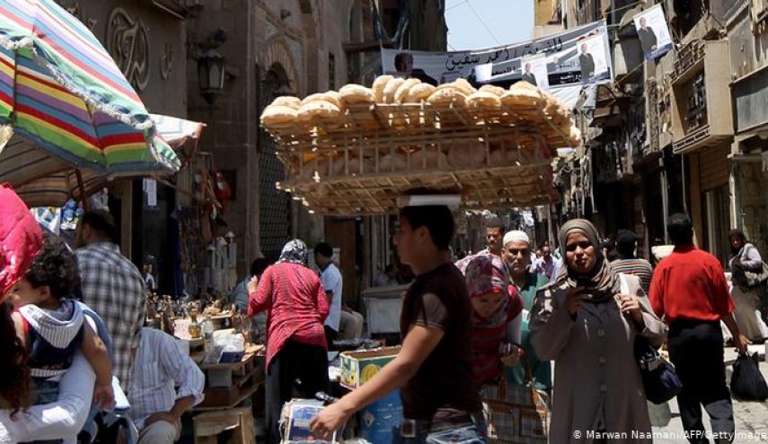 كاتب بريطاني: قفزة هائلة في ديون مصر والغضب الشعبي يزداد