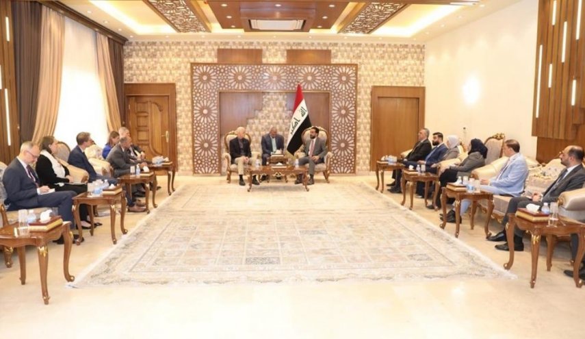 الحلبوسي يستقبل وفداً أميركياً وهذا ما جرى بينهما..