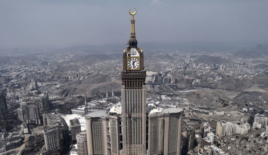 إغلاق 'مبنى عمارة الحرمين الشريفين' أمام الزوار.. ماذا رصدت الكاميرات؟