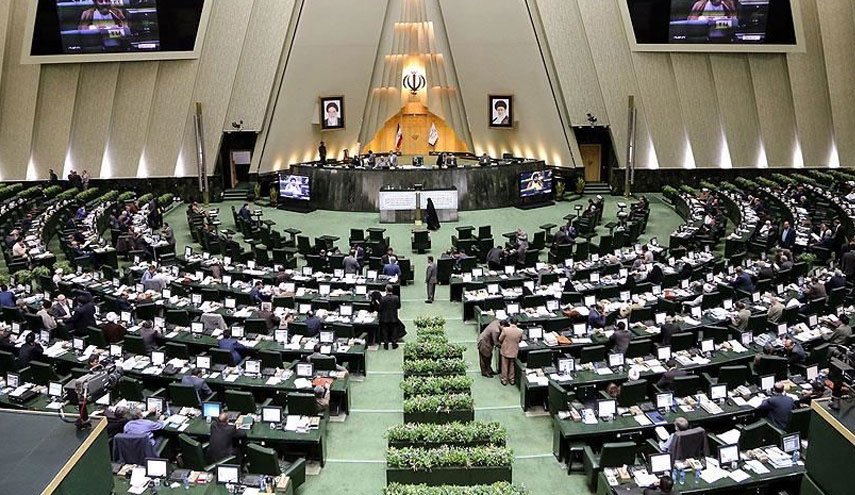درگیری لفظی در مجلس حاشیه ساز شد
