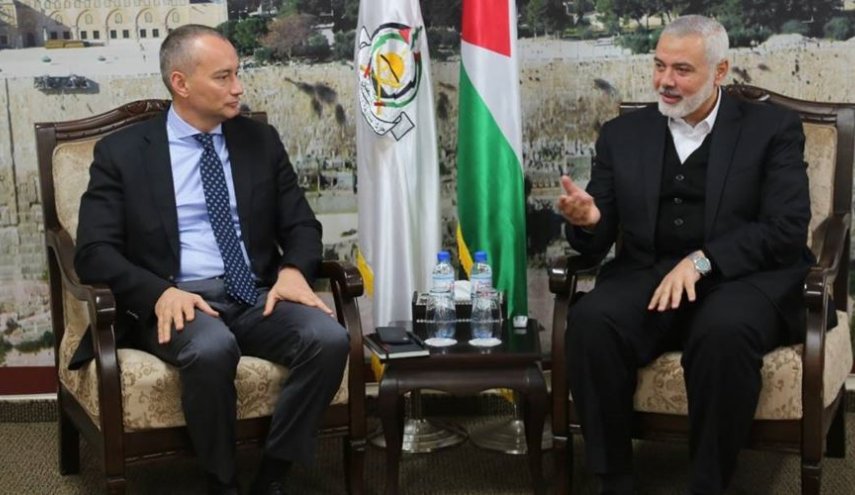 هنية يبحث مع ميلادينوف ملف الانتخابات الفلسطينية