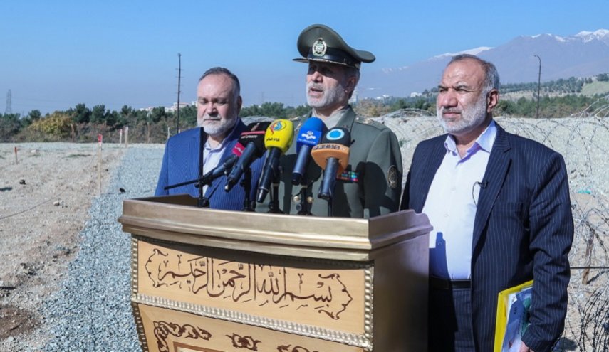 وزير الدفاع الايراني: مستعدون لتزويد الدول الاخرى بخبراتنا في مجال ازالة الالغام