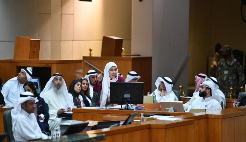 نواب كويتيون يقدمون طلب طرح الثقة بوزير الداخلية