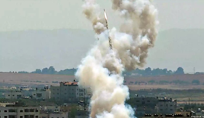 قصف صاروخي يطال مدينة بئر السبع جنوب فلسطين المحتلة