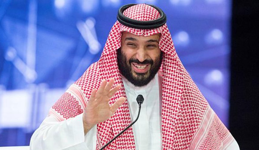 محمد بن سلمان يراقب 30 أميراً بأساور ’إسرائيلية’ 

