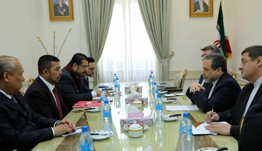 مبعوث رئيس وزراء ماليزيا يجري مباحثات مع عراقجي