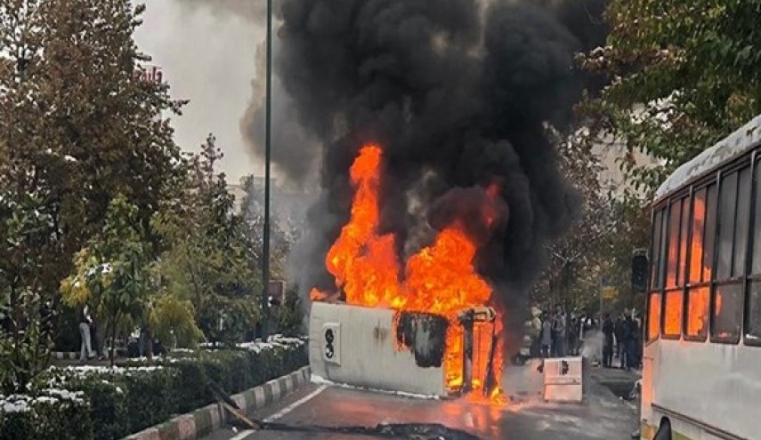 استشهاد ثلاثة تعبويين  على يد عناصر الشغب في طهران  