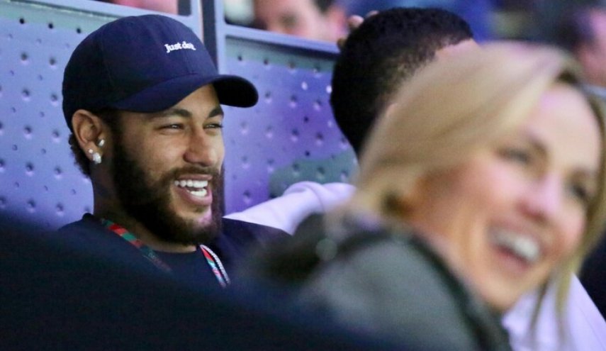 نيمار يظهر في مدريد ويجتمع مع لاعبي برشلونة