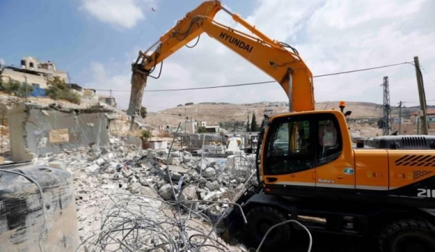 الاحتلال يهدم منزلين في قرية شقبا شمال غرب رام الله
