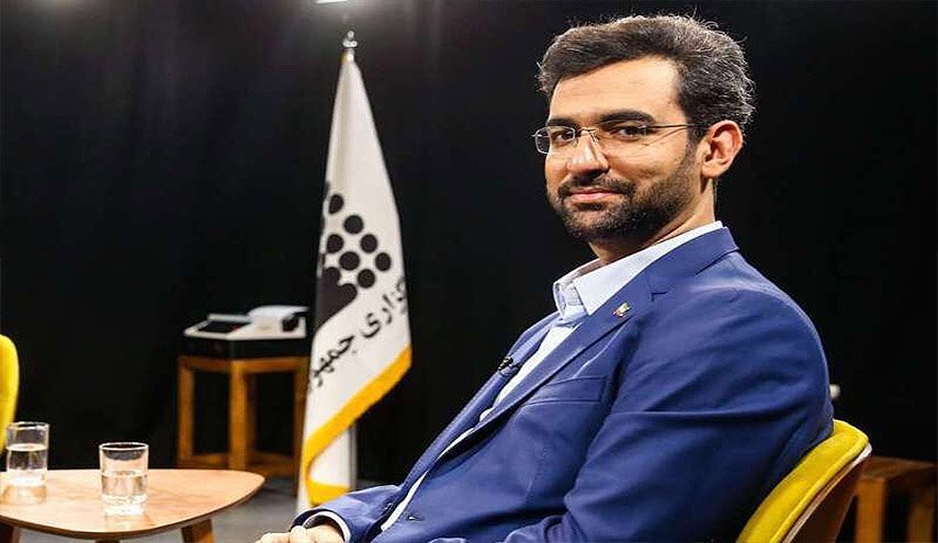 آذري جهرمي: لن نسمح لاميركا وقف مسيرة تنمية ايران