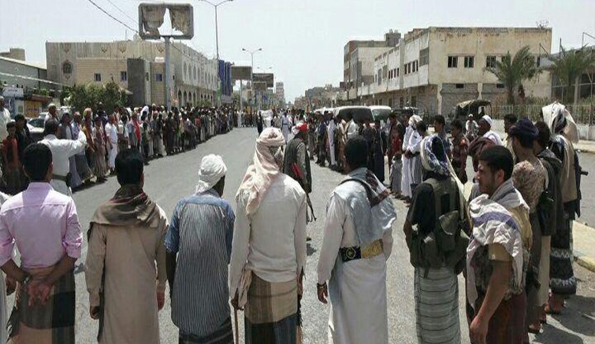 وقفات احتجاجية حاشدة في مديريات الحديدة تنديدا بجرائم العدوان