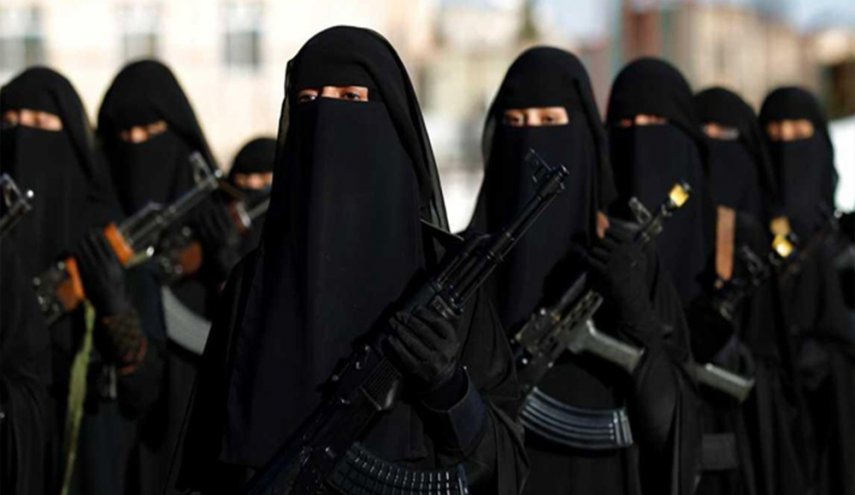 ألمانيا تستعيد 'داعشية' مفترضة مع أطفالها الـ3