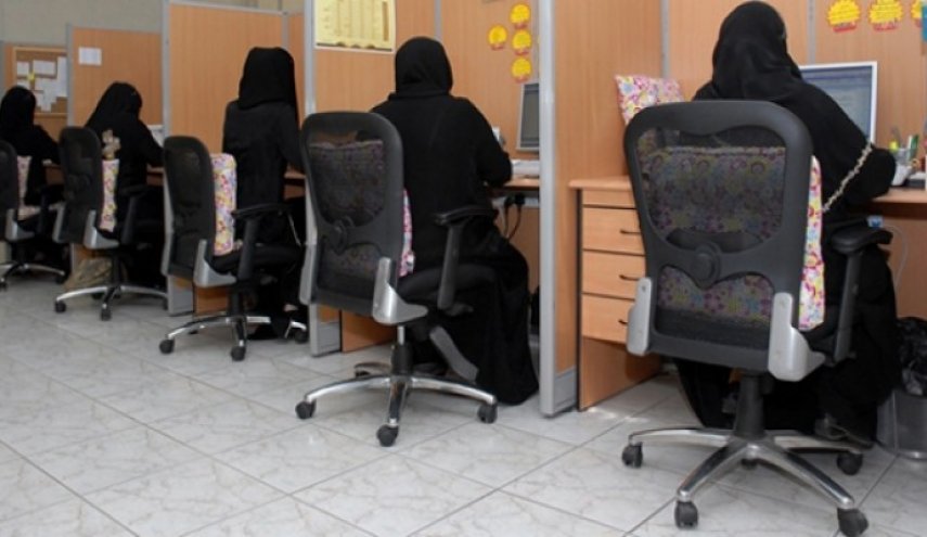 موظفة كويتية متورطة بالاحتيال تفر الى السعودية!