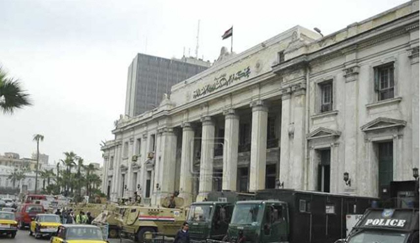 الحكم على 4 أشخاص بتهمة انتحال صفة رجال شرطة فی مصر