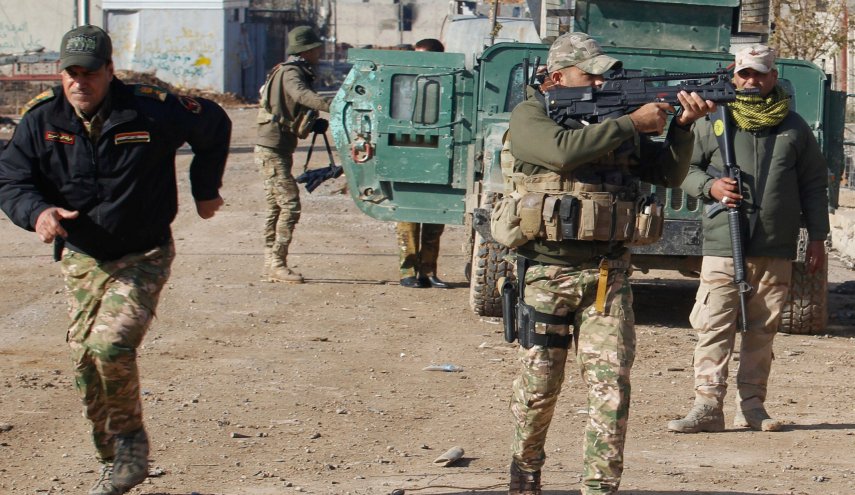 القوات العراقية تعتقل داعشيا في أيسر الموصل