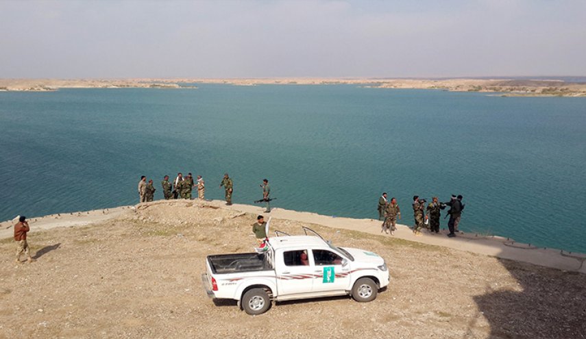 الحشد الشعبي يحكم قبضته على بحيرة حمرين بالكامل