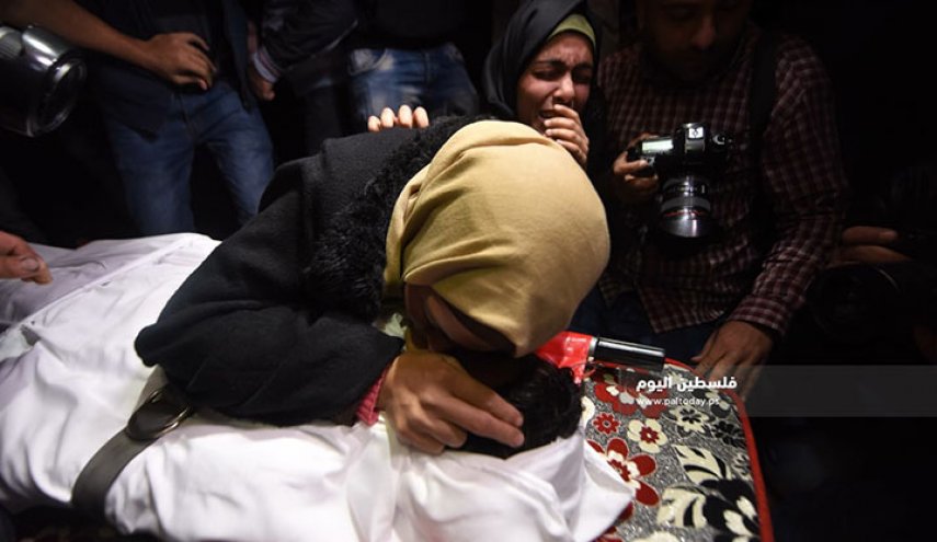 بالصور..تشييع جثمان الشهيد فادي الأسطل بخانيونس