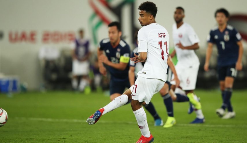 اللاعب القطري أكرم عفيف يتوج بجائزة أفضل لاعب في آسيا