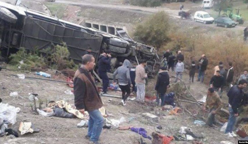 مصرع 17 واصابة 40 شخصا إثر انقلاب حافلة في المغرب