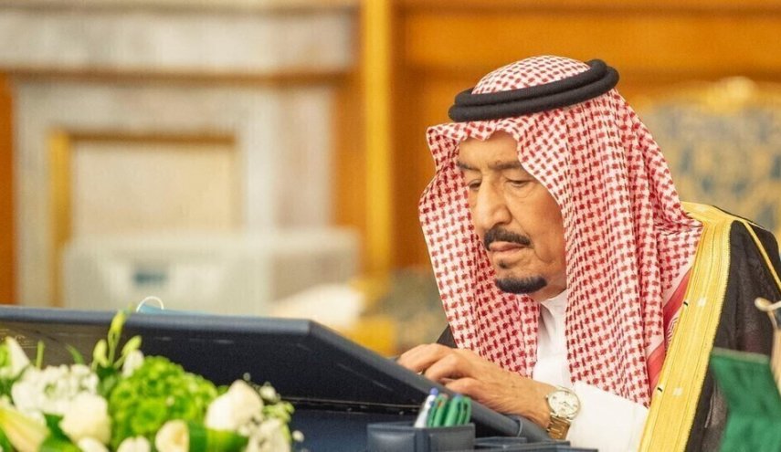 رغم أزمة البطالة.. الملك سلمان يأمر بتجنيس الكفاءات!

