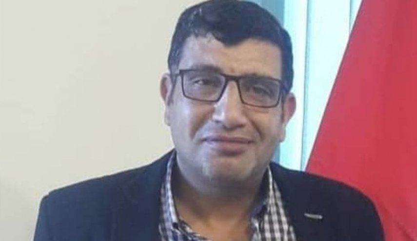 إقالة مسؤول مصري ركل عاملا وصفعه