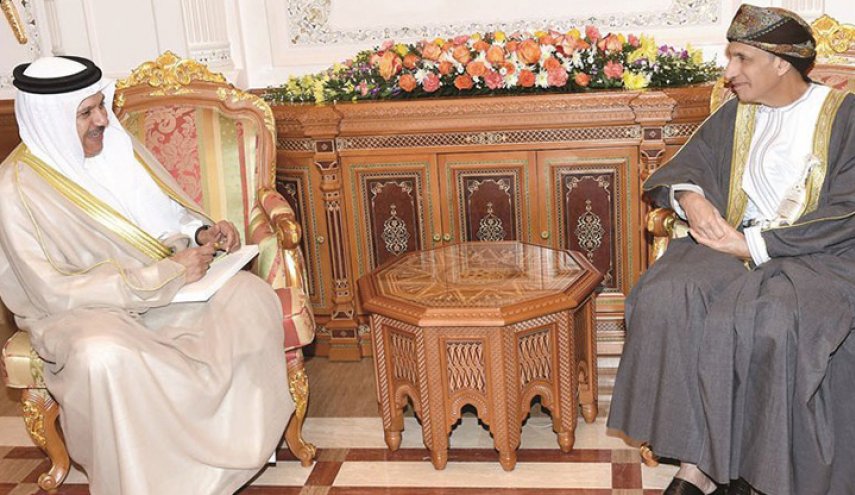 السلطان قابوس يتلقى رسالة خطية من الملك السعودي

