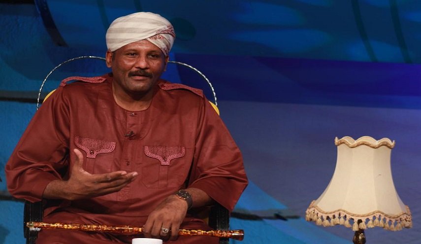 نجل الصادق المهدي يعتذر عن مشاركته في نظام البشير