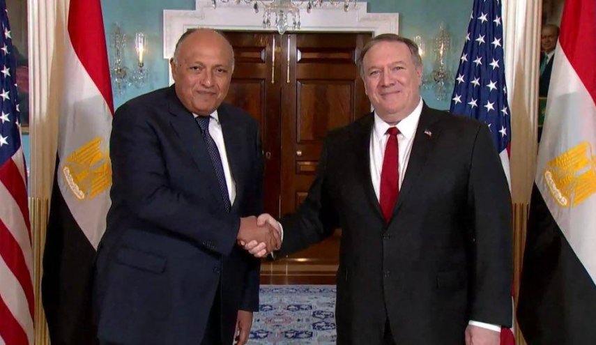 في مصر.. بومبيو يثير قضية معتقل أمريكي