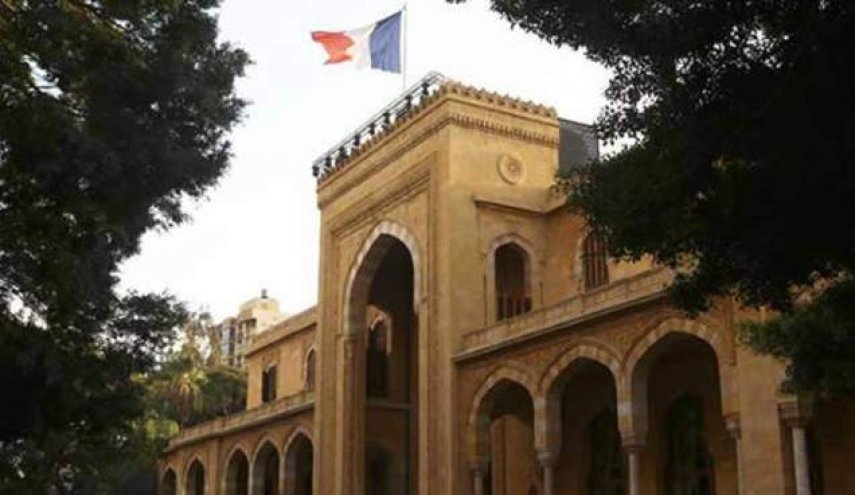 محتجون في باريس يعارضون دفع أي اموال للبنان!