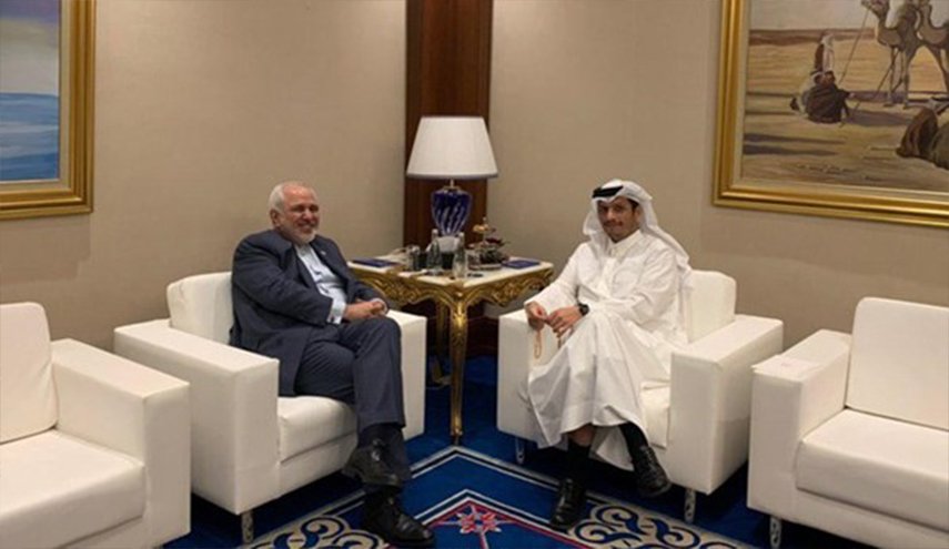 ظريف يلتقي بنظيره القطري في الدوحة