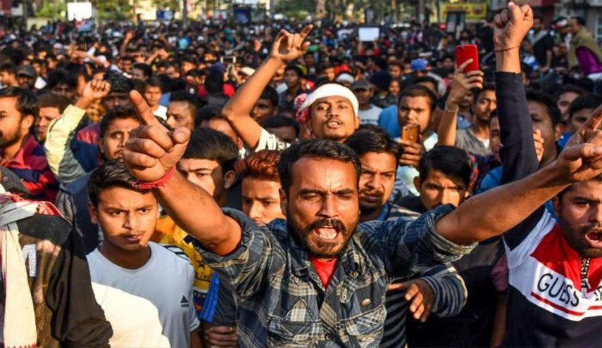 مواصلة الاحتجاجات في الهند ضد القانون الجديد والسلطات تقطع الانترنت