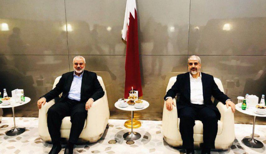 هنية يلتقي خالد مشعل في الدوحة