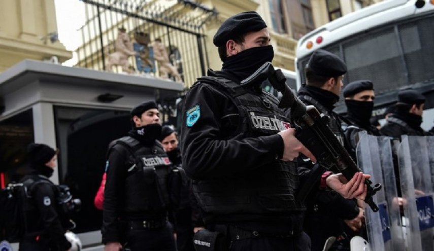 اعتقال نحو مئتي شخص في تركيا للإشتباه بارتباطهم بجماعة غولن