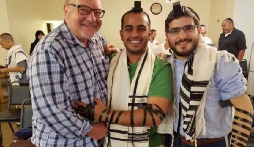اعتناق كويتي اليهودية يثير جدلا والداخلية تلوح بسحب الجنسية