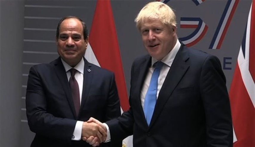 السيسي وجونسون يؤكدان ضرورة العمل على حل الأزمة الليبية
