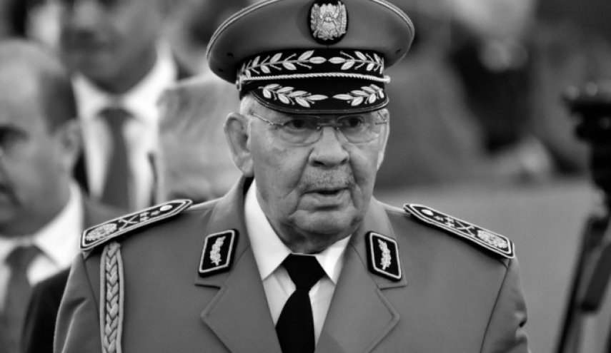 الجزائر تنظم جنازة رئاسية لأحمد قايد صالح