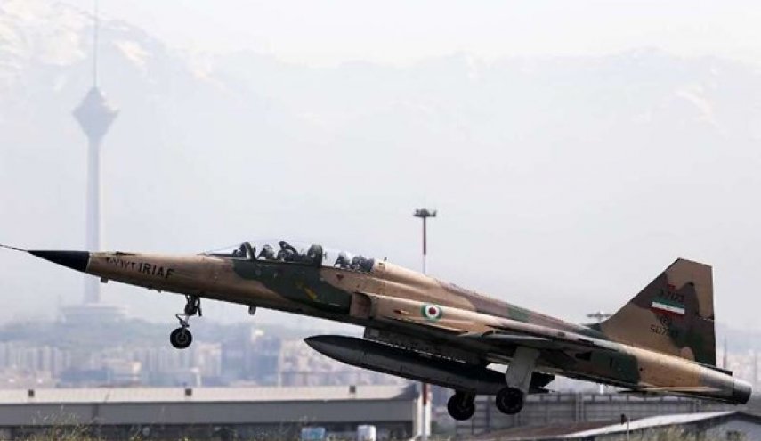 إيران: تصنيع مقاتلات 