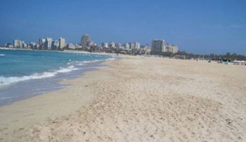 بالصورة..العثور على جسم غريب عند شاطئ الناعمة عليه كتابات عبرية
