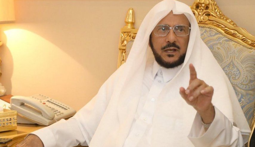 شاهد..أخطاء إملائية ولغوية في تغريدة لوزير سعودي تثير سخرية!