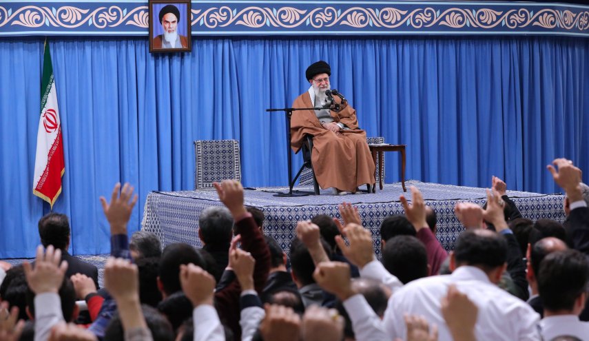 آية الله خامنئي يدين تصرفات واشنطن في العراق
