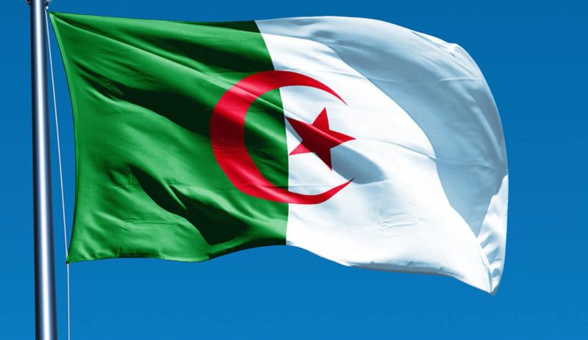 الجزائر ترفض وجود اي قوة أجنبية في ليبيا
