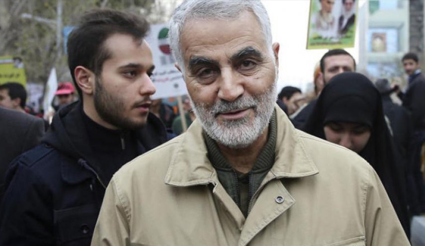 بالصور.. الشهيد سليماني بجوار المسجد الاقصى
