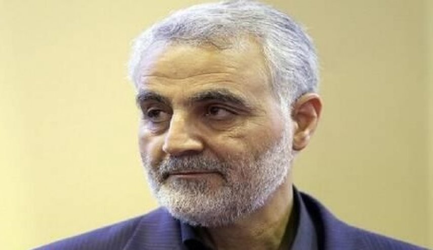 انتشار يافطات للشهيد سليماني في لبنان +صور