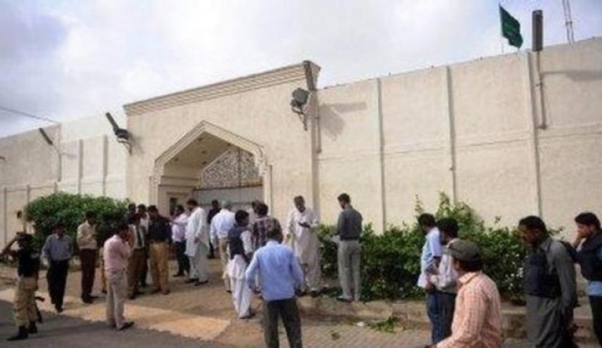 صور/مظاهرة أمام القنصلية الامريكية في كراتشي